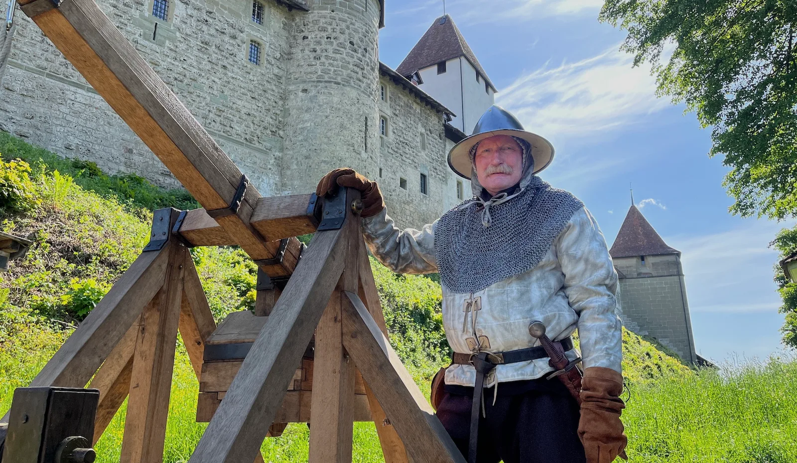 Familien-Workshop «Die Festung wird belagert!» vor dem Schloss Burgdorf